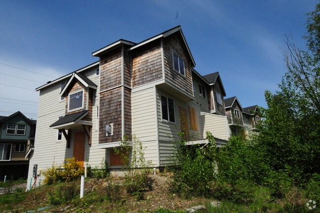 Building Photo - 19102 20th Dr SE