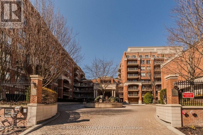 Building Photo - 20 Burkebrook Pl