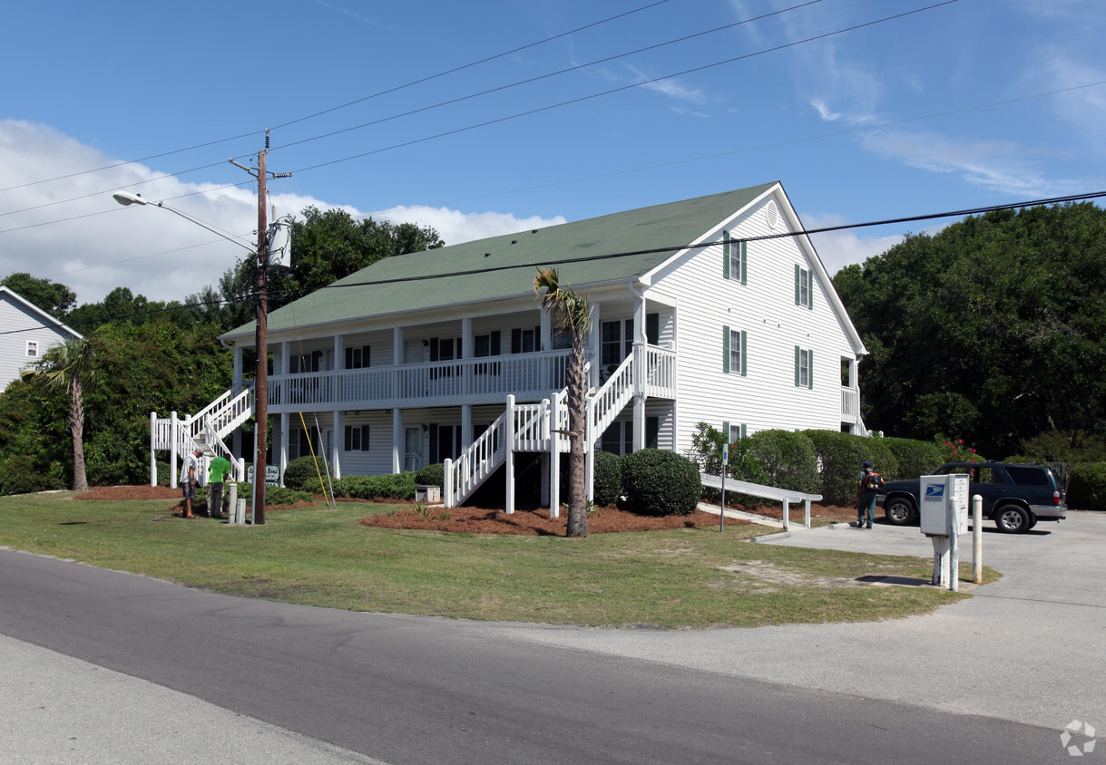 Primary Photo - Compass Bend