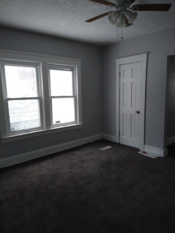 Building Photo - 1203 N Lockwood Ave