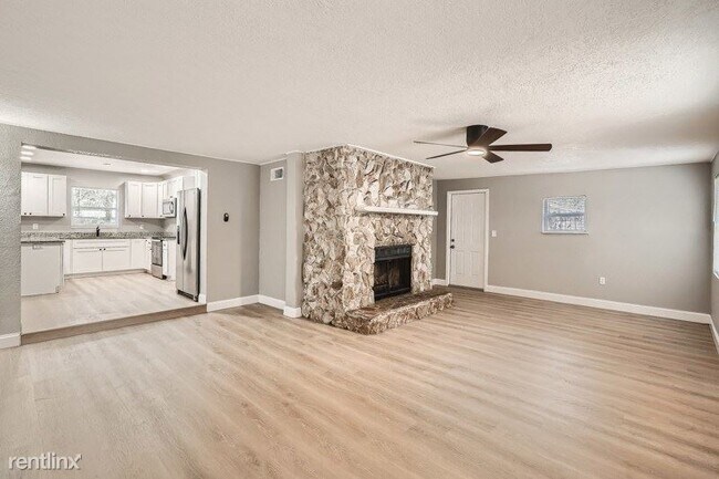 Building Photo - 3 br, 2 bath House - 1601 Carlos Avenue UNIT
