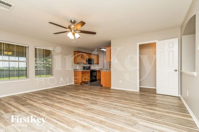 Building Photo - 2109 Chisolm Trl