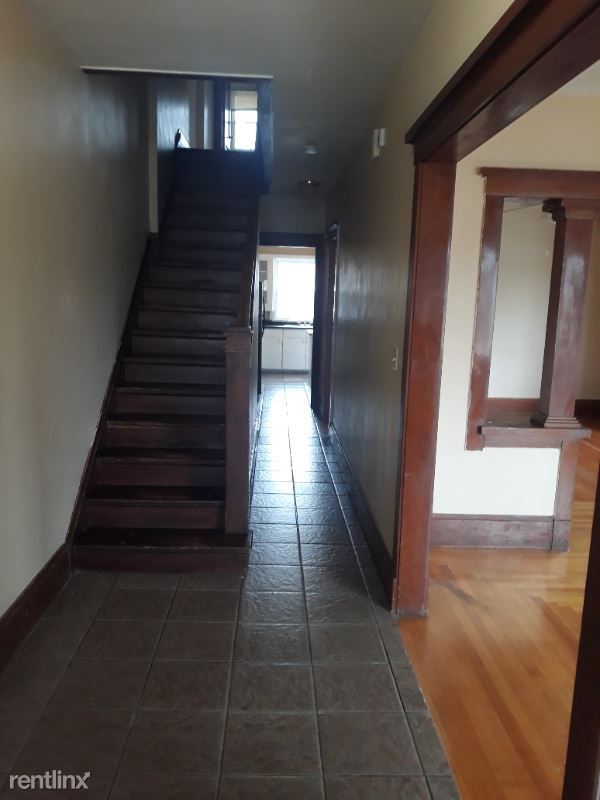 Primary Photo - 4 br, 1 bath Townhome - 761 24th