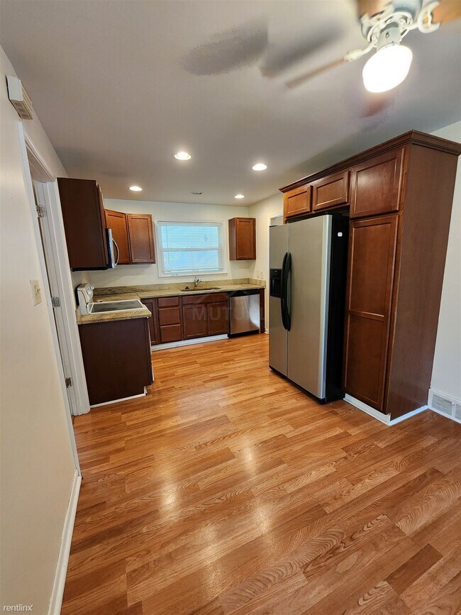 Foto del edificio - 3 br, 1 bath House - 27728 Red Leaf Ln
