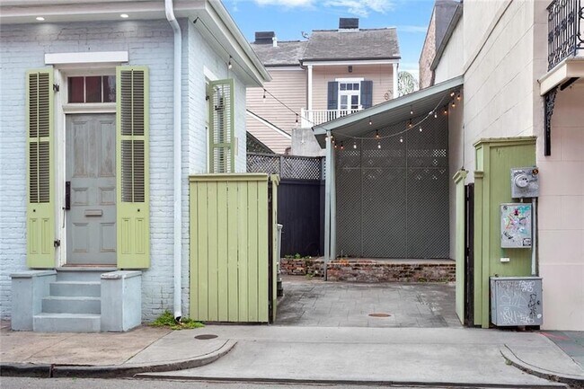 Foto del edificio - 1300 Chartres St