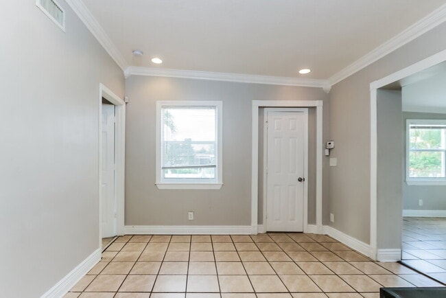 Foto del edificio - 395 Plum Tree Dr