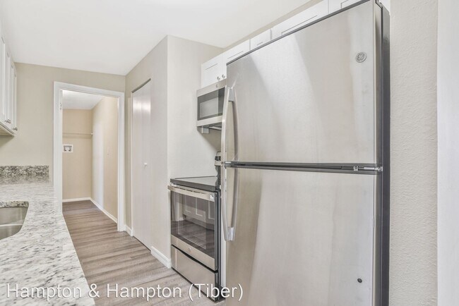 Building Photo - 4 br, 2 bath House - 4323 RAVINNIA DRIVE