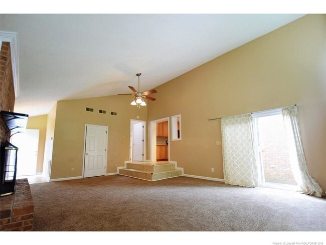 Building Photo - 201 Kirkland Dr