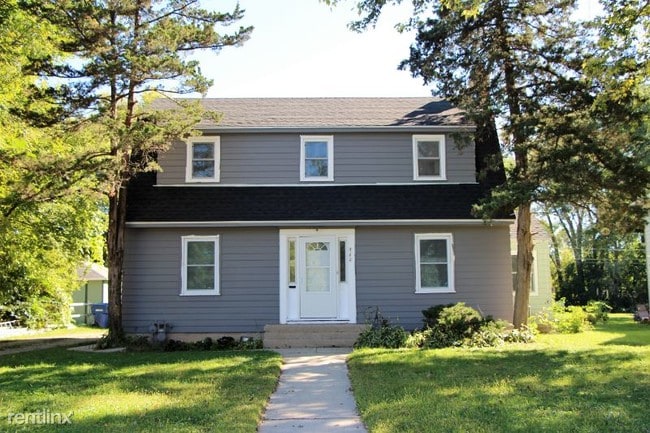 Building Photo - 3 br, 1.5 bath House - 412 W Lincoln Hwy