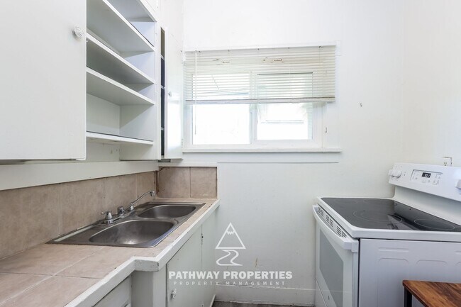 Foto del edificio - 785 28th St