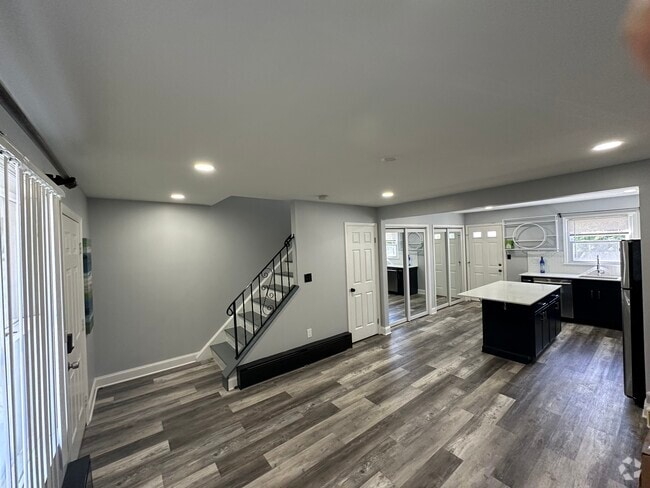 Open Floor Plan - 25 Chatham St
