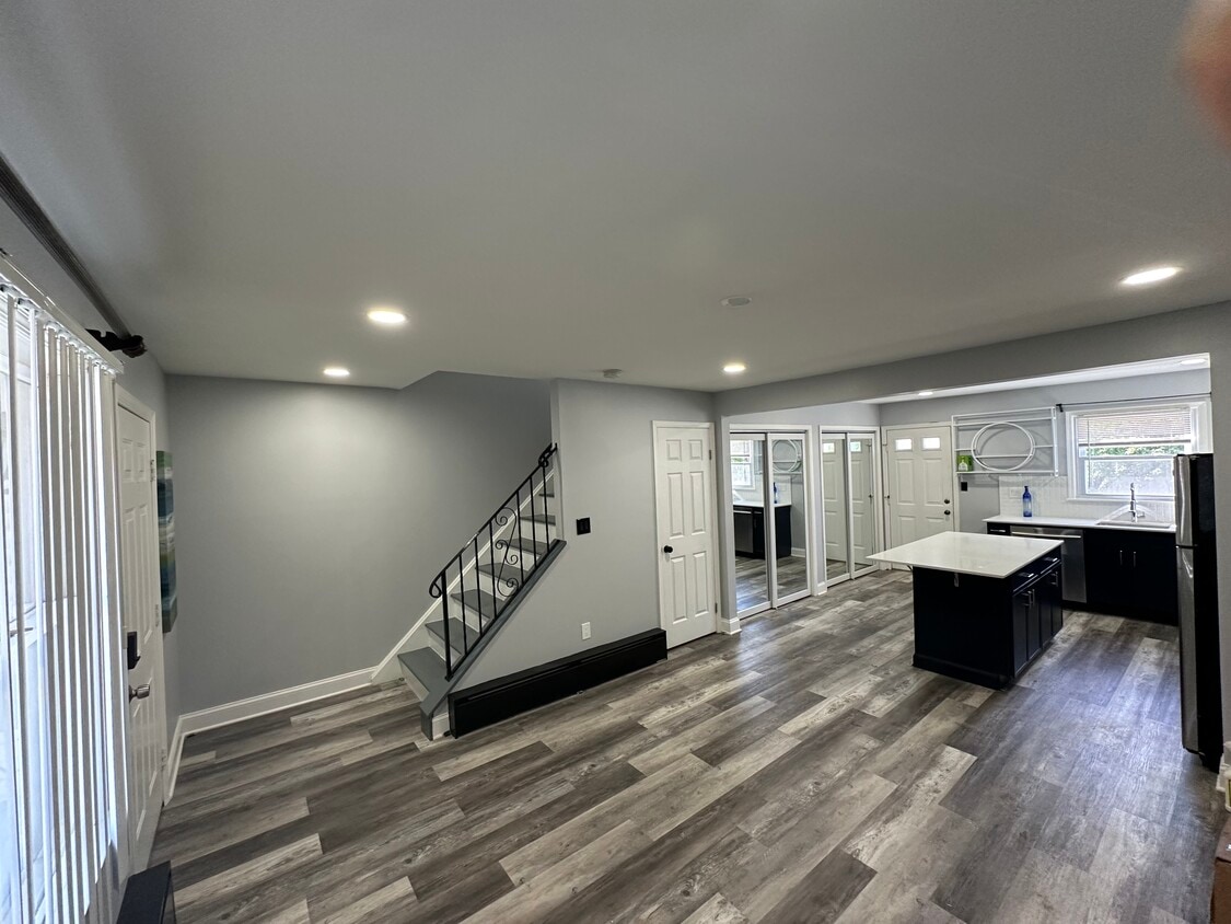 Open Floor Plan - 25 Chatham St