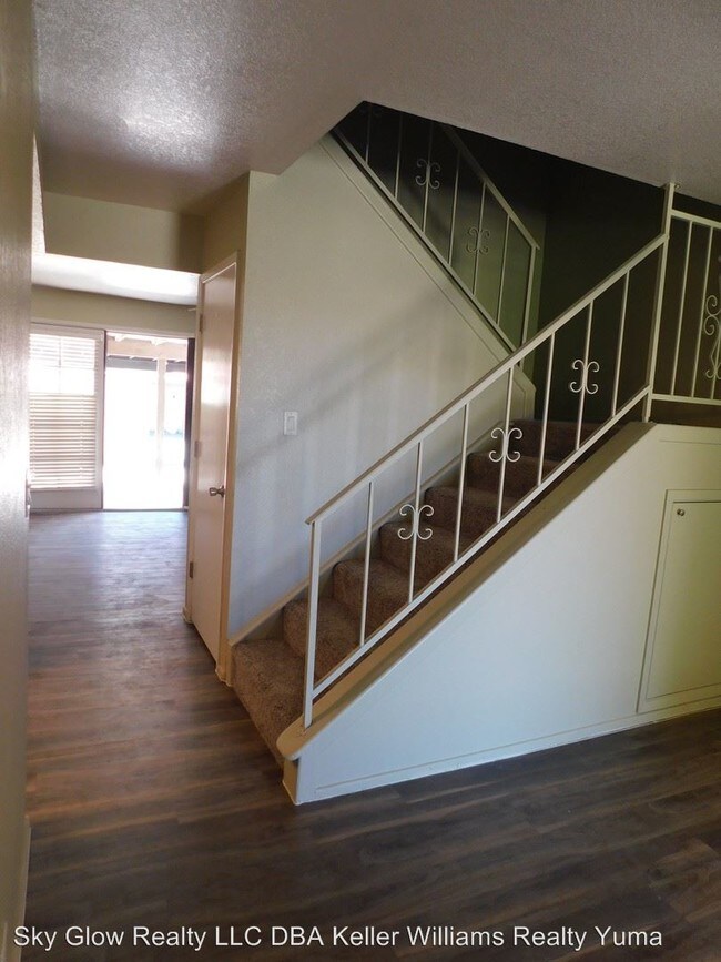Building Photo - 3 br, 2 bath House - 2045 S. 14th Ave #61 - A