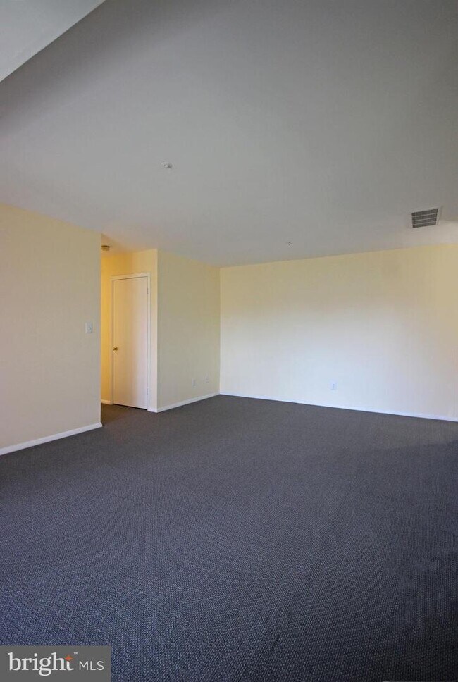 Building Photo - 7900 Coriander Dr
