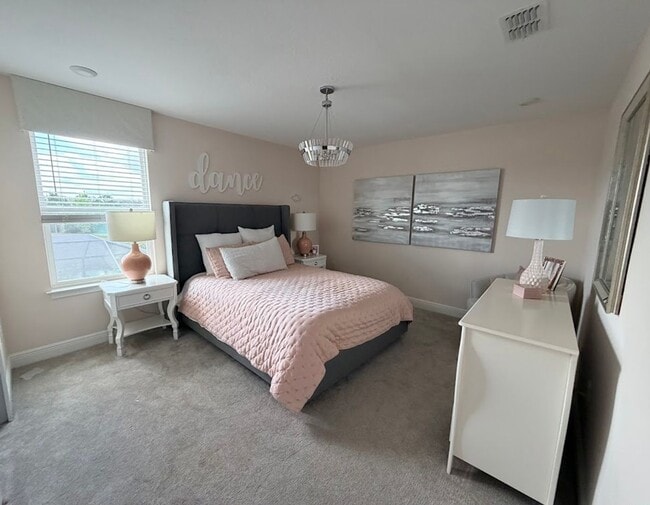 Building Photo - SPACIOUS PRIVATE POOL HOME IN GATED COMMUNITY