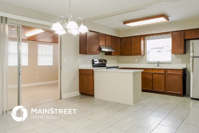 Building Photo - 7130 Chaucer Ln