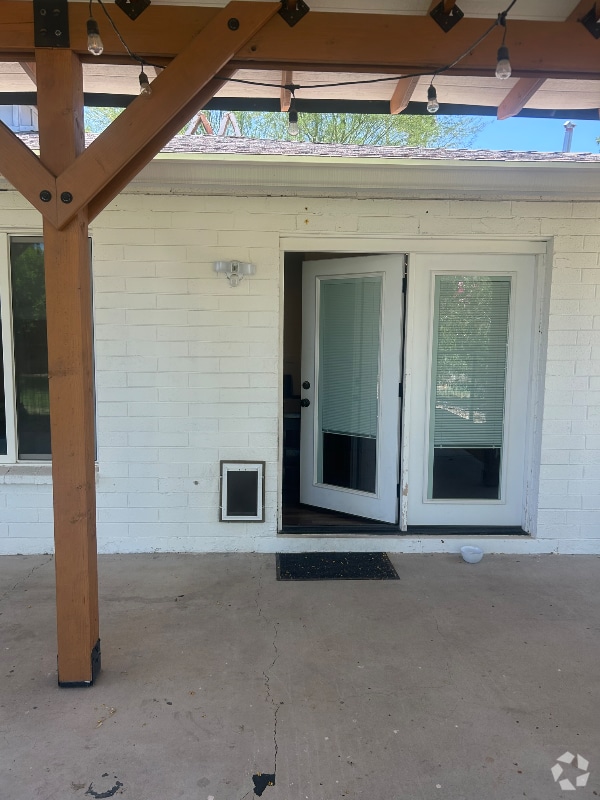 Building Photo - 8114 N 57th Dr