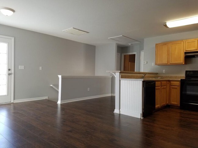 Foto del edificio - 100 Westlook Dr