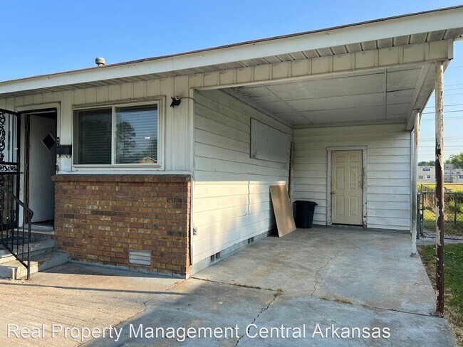 Building Photo - 3 br, 1 bath House - 5101 N Woodland