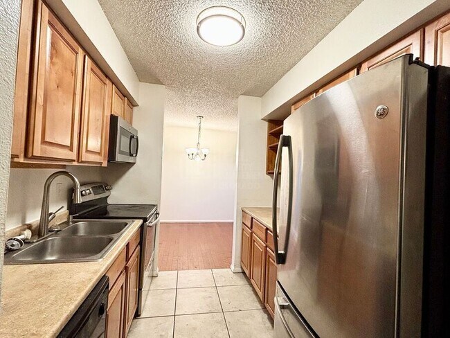 Foto del edificio - 3305 S Monaco St Pkwy