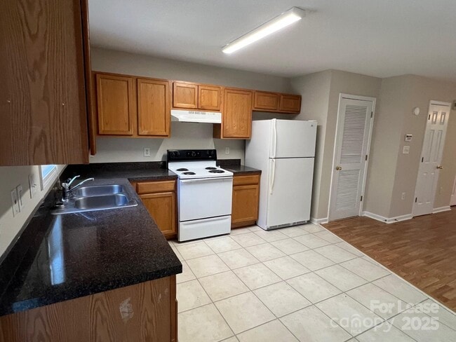 Building Photo - 128 Locomotive Ln