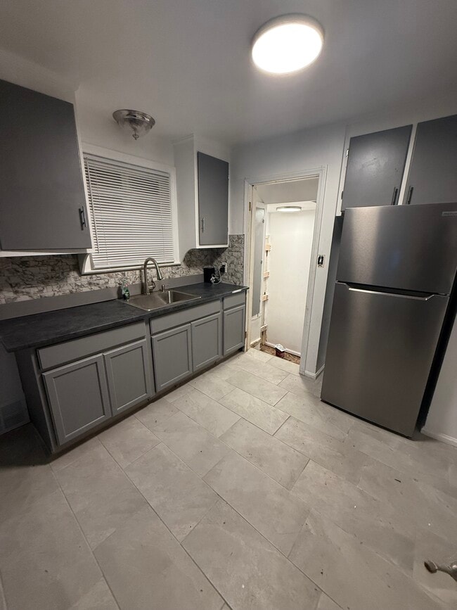 Foto del edificio - 16083 Manning St