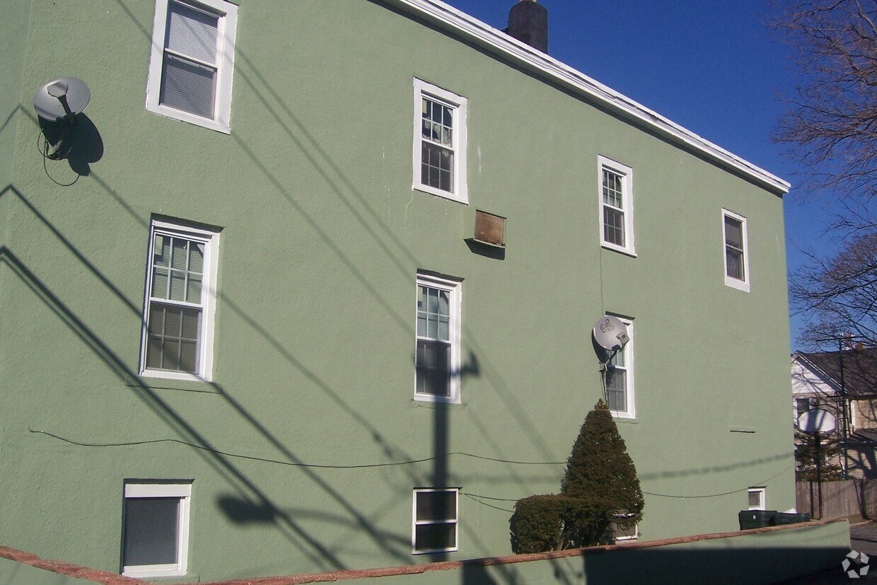 Foto del edificio - 146 Wahl Ave