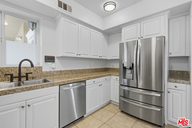 Foto del edificio - 3401 S Bentley Ave