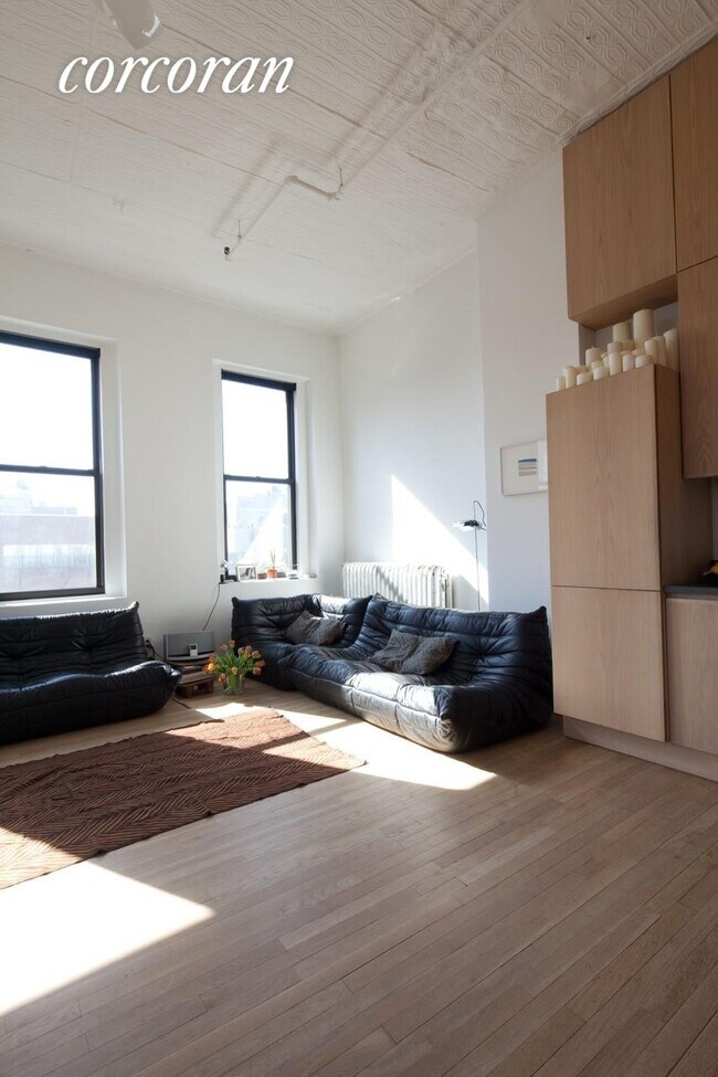 Building Photo - 215 Bowery