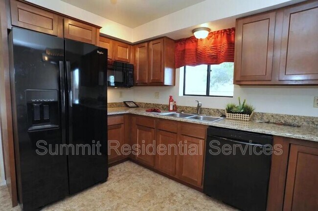 Foto del edificio - 9209 E 29th St