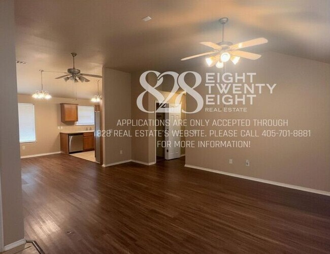 Foto del edificio - *TOURING NOW!* Very Nice 3 Bed/2 Bath Single Family Home in Norman!