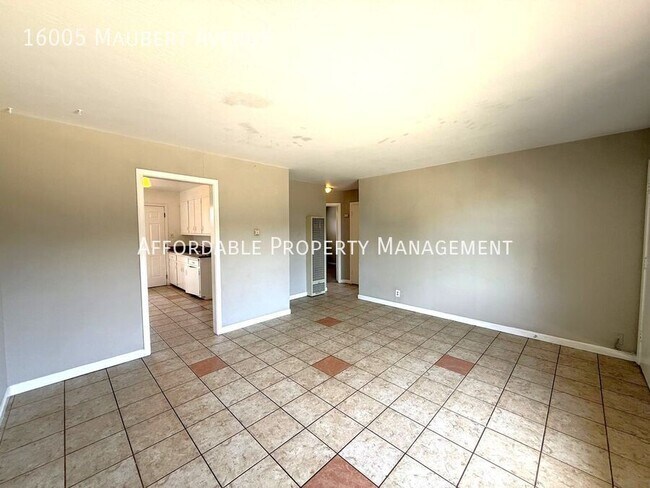 Foto del edificio - 16005 Maubert Ave