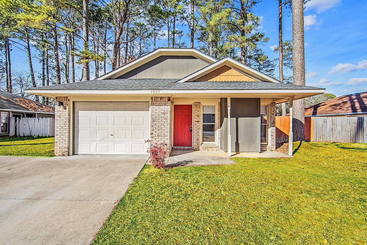 Primary Photo - 4604 Pine Needle Ct