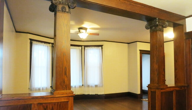 Living Area - 2900 N Prospect Ave