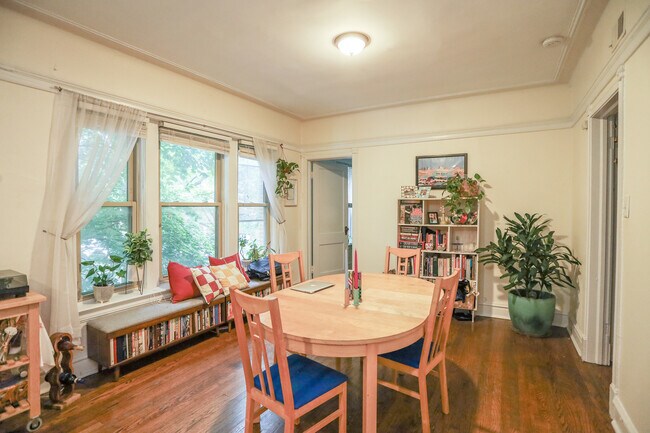 Foto del edificio - 1354 W Berwyn Ave
