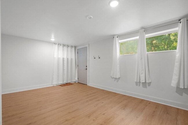 Photo - 136 Locust St Apartment