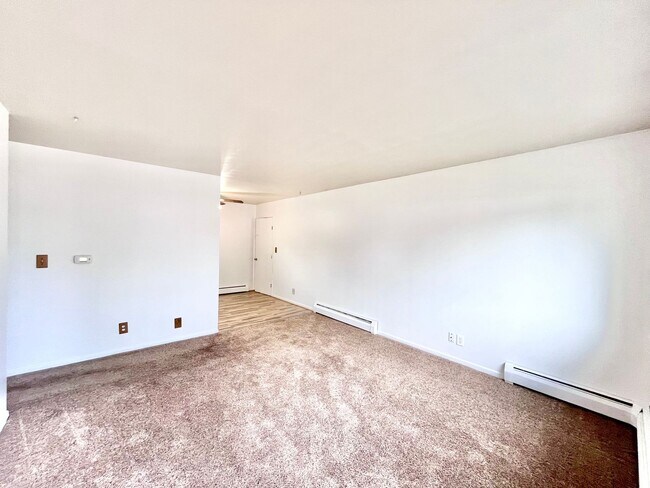 Foto del edificio - Charming 2 Bedroom, 1 Bath Ranch Home with 2 Car Garage in Southwest Loveland!
