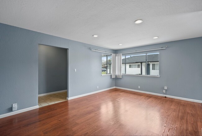 Foto del edificio - 3439 Payne Ave