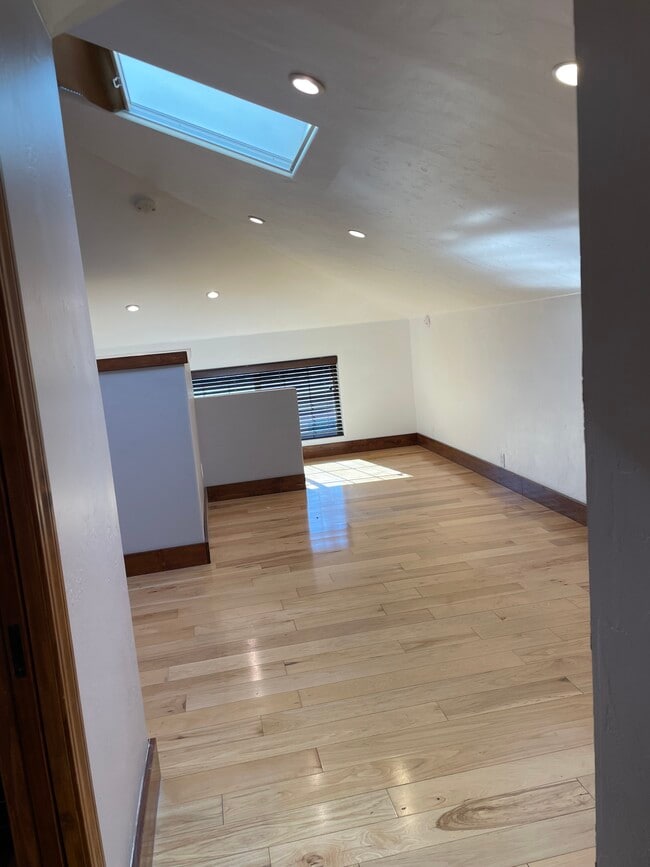 Foto del edificio - 102 Ash Way
