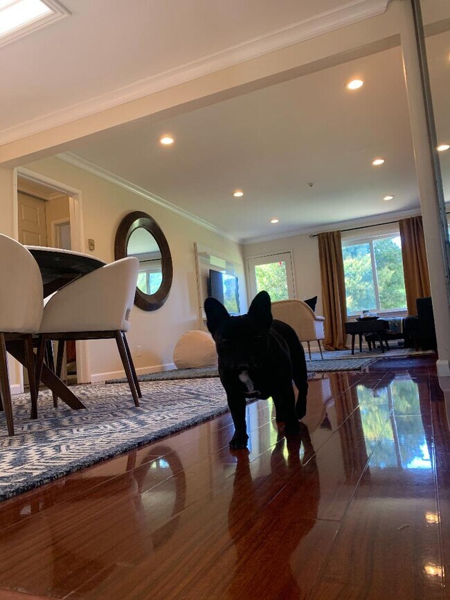 Foto del edificio - 4016 Farm Hill Blvd