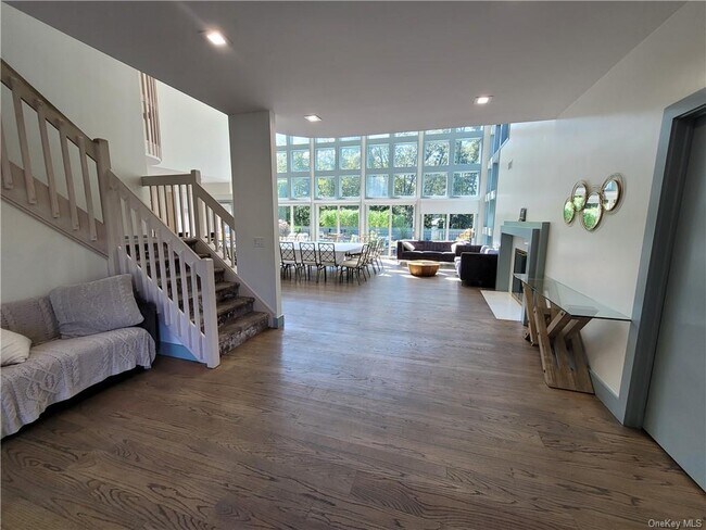 Foto del edificio - 129 Cromwell Hill Rd