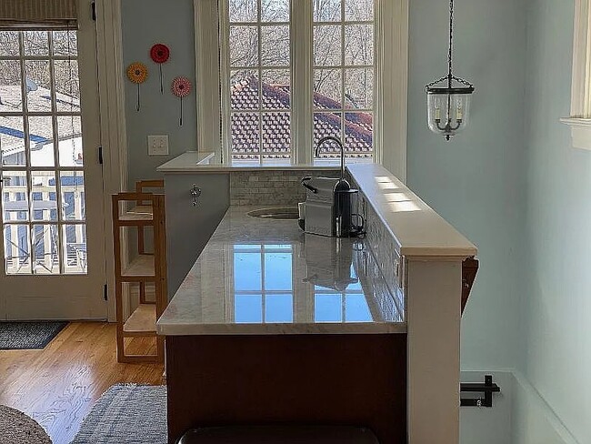 Building Photo - 52 Westminster Dr NE