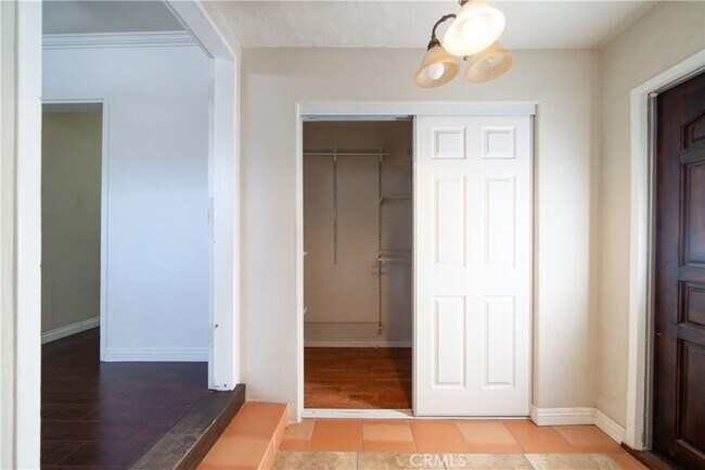 Foto del edificio - 44613 Elm Ave