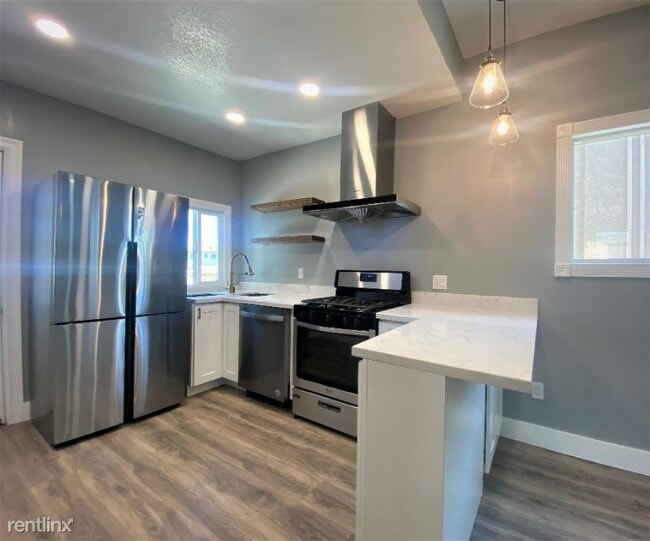 Building Photo - 4 br, 3 bath House - 1030 Vine Street