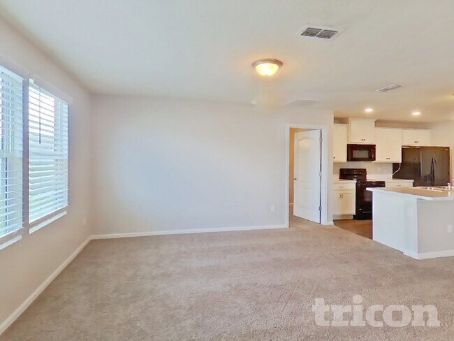 Foto del edificio - 4429 Warm Springs Way