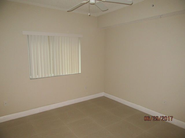Foto del edificio - 6001 SW 70th St