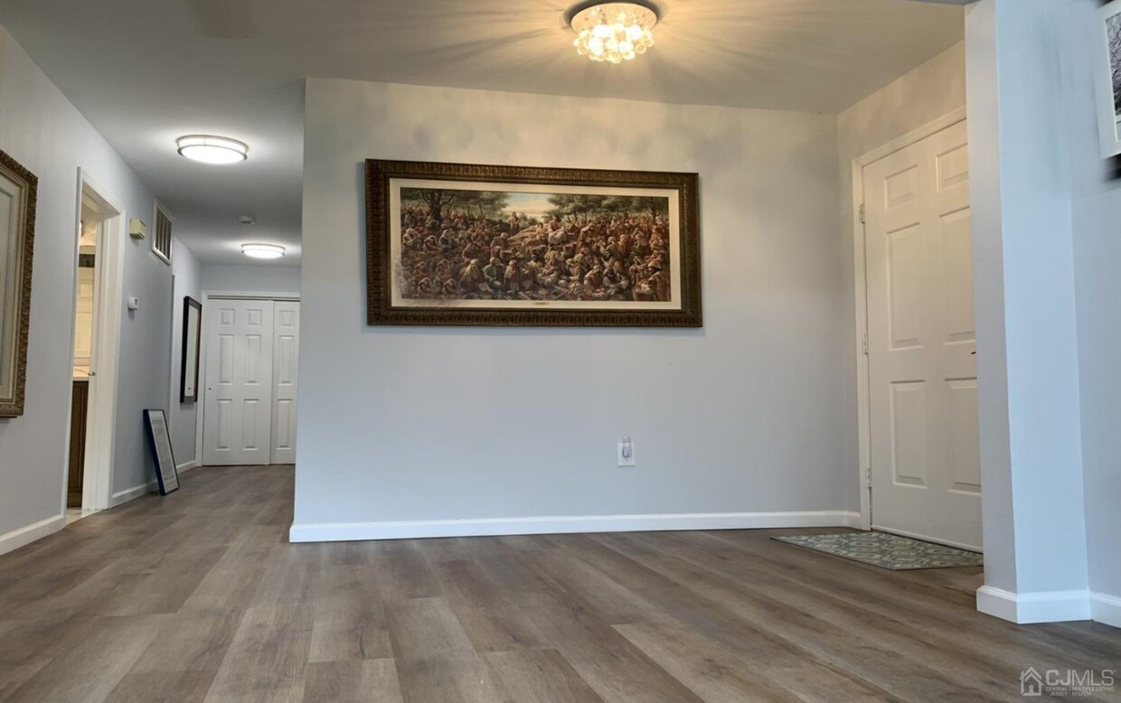 Primary Photo - 4 Wexford Dr