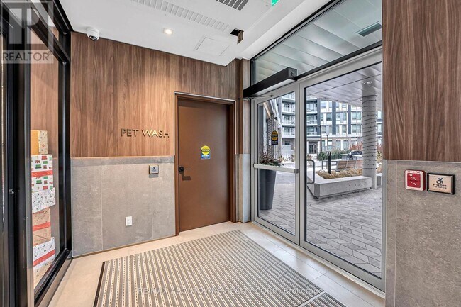 Photo du bâtiment - 2501 Saw Whet Blvd.