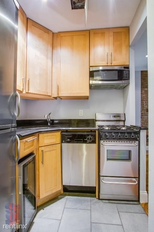 Foto del edificio - 4 br, 2 bath Apartment - 941 Second Ave