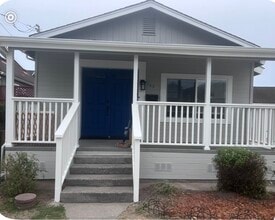 Building Photo - 144 Walk Cir